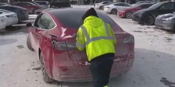 Chicago-area Tesla charging stations lined with dead cars in freezing cold: ‘A bunch of dead robots out here’
