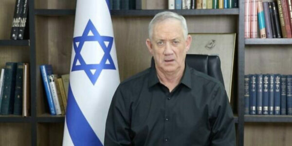 After Netanyahu allowed ministers to bash IDF chief, Gantz says PM must choose between politics and unity