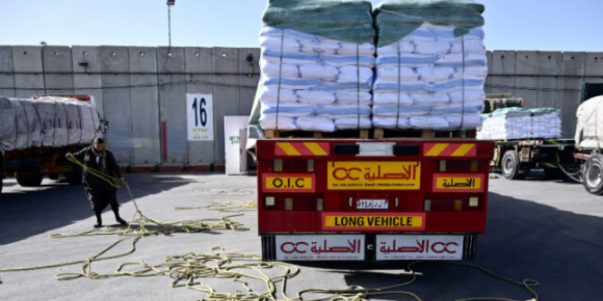 Israel: We Delivered 5,580 Tons of Aid to Gaza on Monday Alone