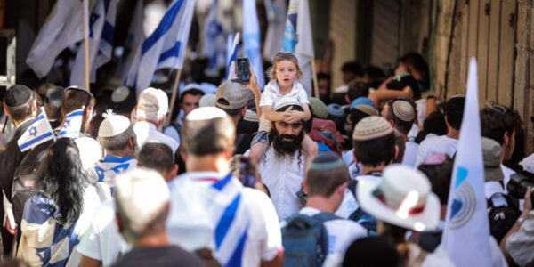 Israeli nationalists chant ‘Death to Arabs’ in annual Jerusalem Day march through Palestinian area of the city