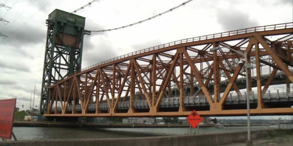 Palestinian supporters rally at Burlington lift bridge