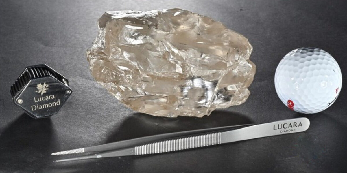 Botswana uncovers a huge 2,492-carat diamond that could be one of the biggest ever