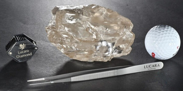 Botswana uncovers a huge 2,492-carat diamond that could be one of the biggest ever