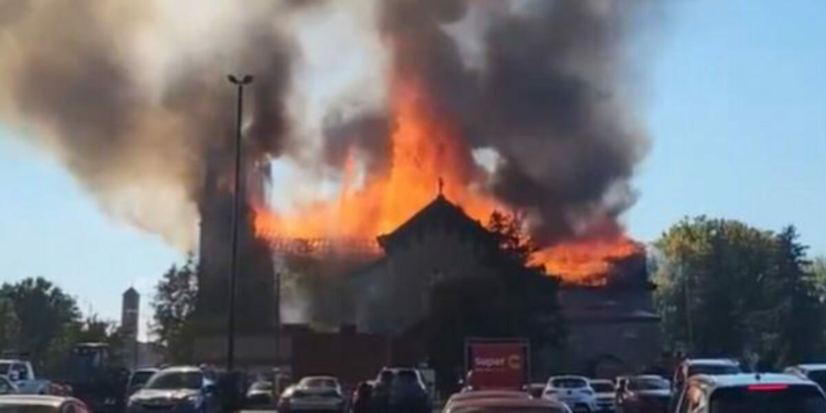 Fire ravages historic Notre Dame des Sept Allégresses Church in Trois-Rivières, Canada