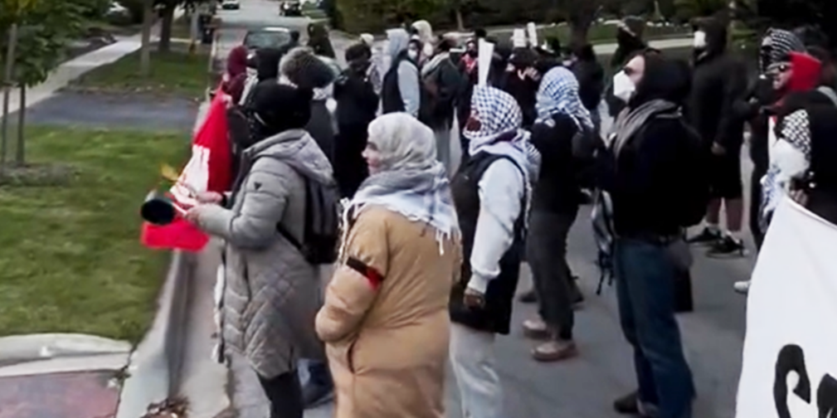 ‘Intifada revolution!’ masked thugs intimidate Trudeau minister’s home on Thanksgiving day