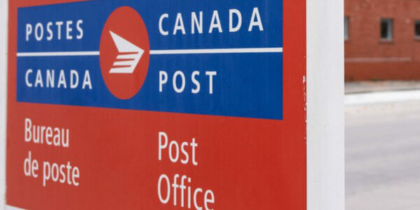 Canadians warned to sign up for e-services as Canada Post strike looms