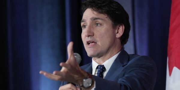 Trudeau defends $250 rebates, accuses Tories and NDP of turning their backs on working people