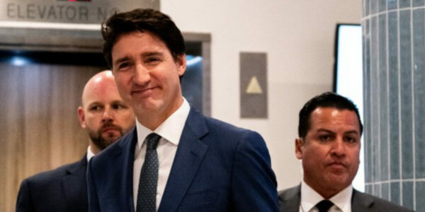 ‘Thanks for dinner’: Trudeau meets with Trump, cabinet nominees at Mar-a-Lago after tariffs threat