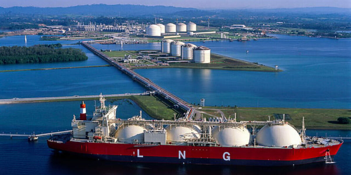 A tale of two pipelines: Quebec reconsiders LNG, but not oil