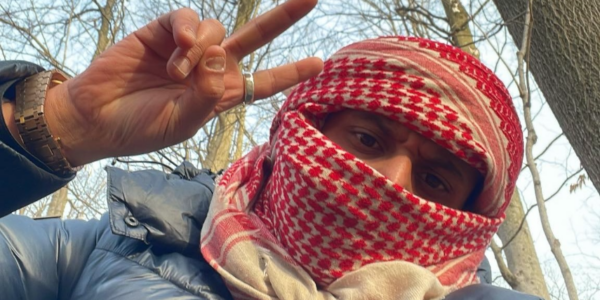 Yemeni allegedly caught leaving Ontario to join terror group remains in custody