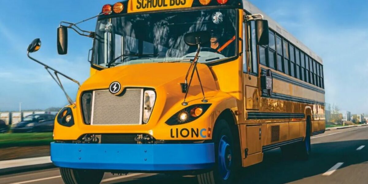 Lion Electric leaves US school districts stuck with unsafe, broken buses