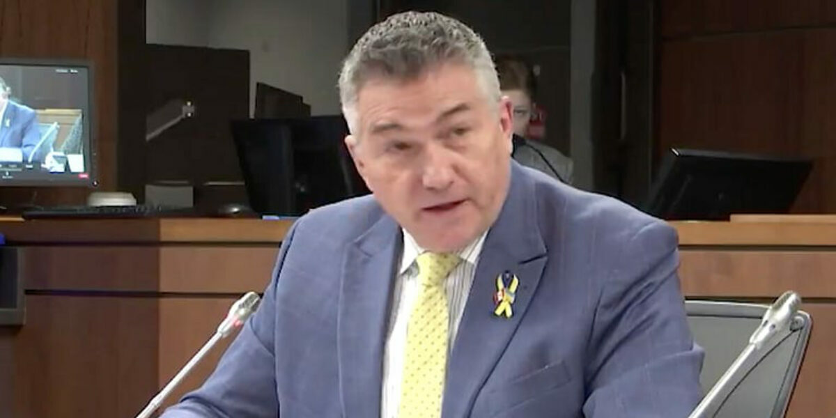 MPs raise concerns over proposed ban on $10,000 cash deposits and new mail search powers