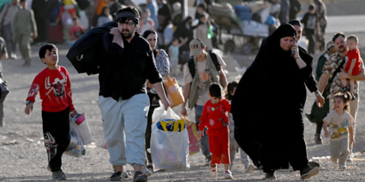 Report: Iranian Official Says Tehran Deporting 8,000 Afghans a Day