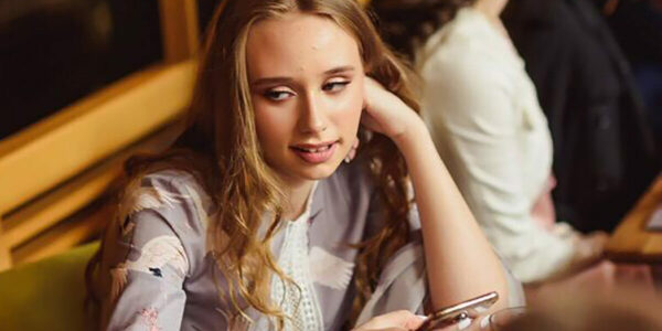 Putin’s high-flying sexy secret daughter is now on Team Ukraine