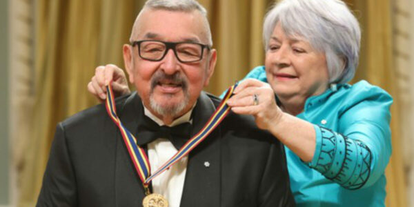 Graham Greene, Canadian star of stage and screen, dies at 73