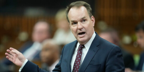 Government House leader warns of potential election if budget voted down