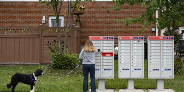 Canada Post submits overhaul plan to the federal government