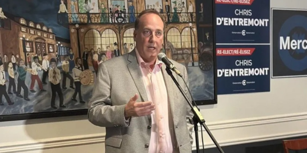 MP Chris D’Entremont, who crossed floor to join Liberals, booed at Remembrance Day ceremony in his N.S. riding