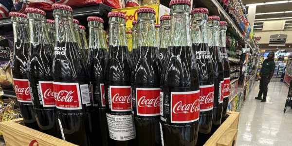 Despite Trump’s cane sugar activism, Canadian Coke drinkers should get used to high-fructose corn syrup
