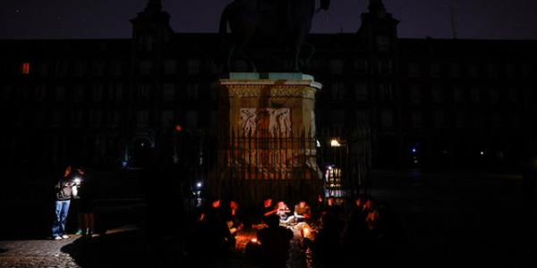 Macron says Spain’s mega-blackout was due to the country’s reliance on renewable energy