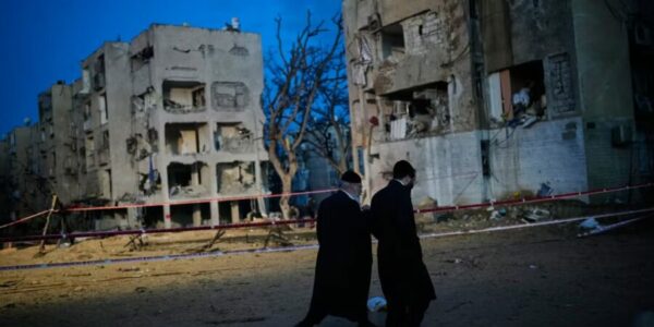 Iranian missiles sow panic in Israeli town