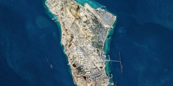 Trump mulls risky Kharg Island takeover to force Iran to open strait
