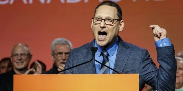 Avi Lewis calls for party unity after being elected NDP leader on 1st ballot