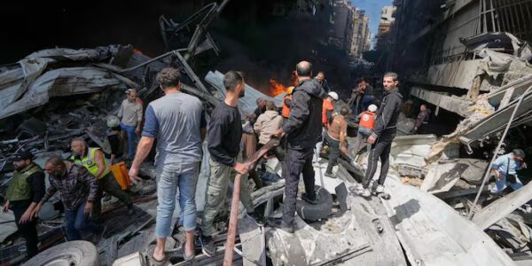 Ceasefire is threatened as Israel expands Lebanon strikes and Iran closes strait again