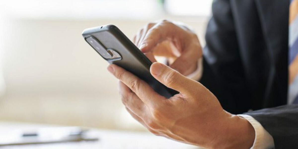 LILLEY: On Bill C-22, Apple, Meta warn that Carney will compromise your data