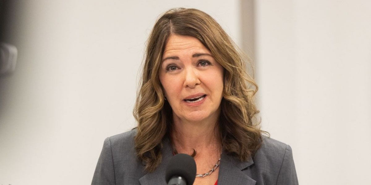 ‘Not viable’ to cut off Alberta energy exports to U.S., Danielle Smith says
