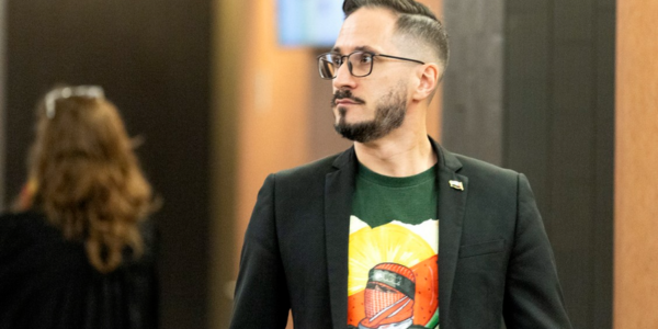 Terry Newman: Accused in Israeli flag burning wears Hamas shirt to court in Montreal