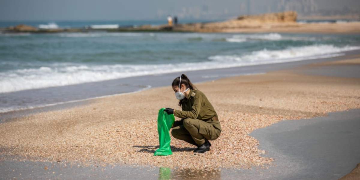 Sponge of the sea’: Israeli researchers develop aerogel that captures, breaks down oil spills