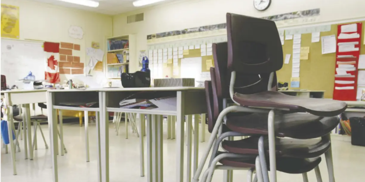 Ontario teach­ers return to school with mes­sage